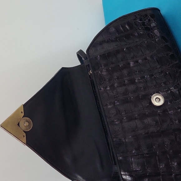 Susan Gail Shoulder Bag - Picture 9 of 14